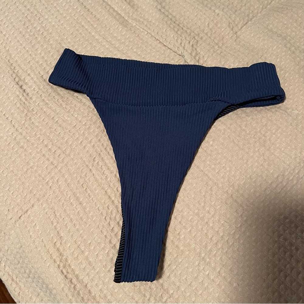 acacia mateo bottoms in navy ribbed S worn once